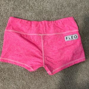 Fleo shorts size medium